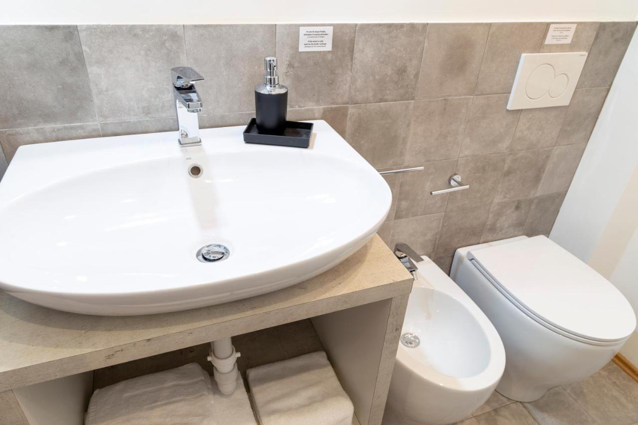 Pregiata Camera Con Bagno Privato - Blu Di Persia Триест Экстерьер фото